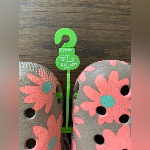 Crocs Classic Retro Resort Clog 🌸 - Picture 5 of 9